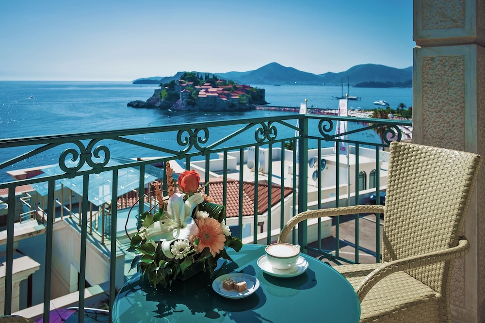 Deluxe Apartment, Balcony, Sea View photo 3