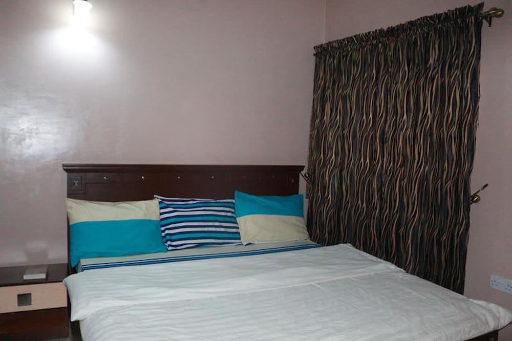 Royal Room (Royal) - Photo 5