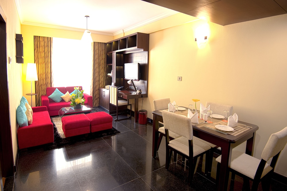 Suite - Photo 8