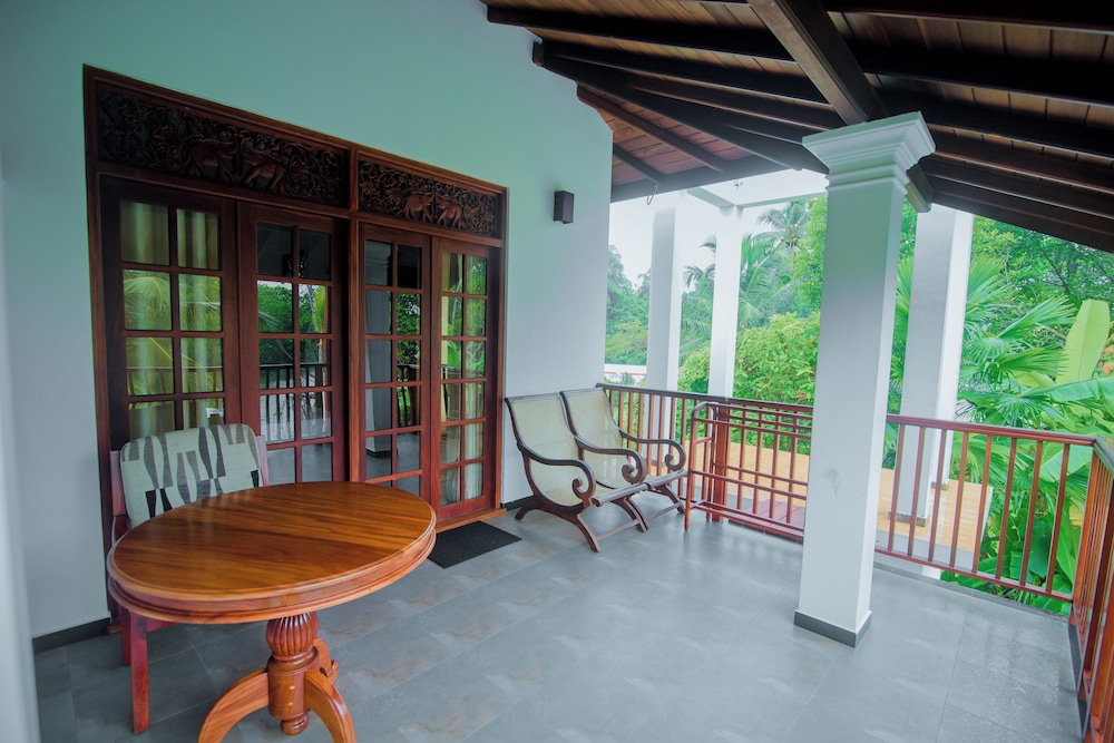 Deluxe Triple Room, 1 Bedroom, Non Smoking, River View