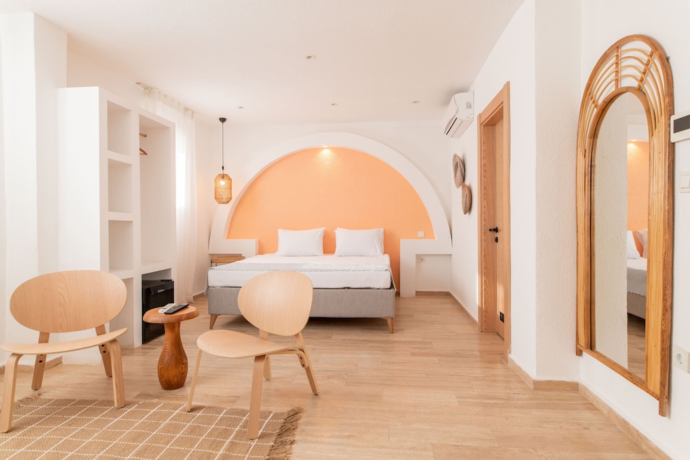 Family Quadruple Room - Photo 1