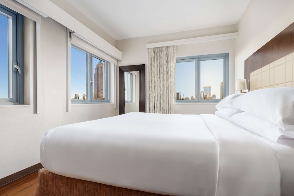 Room, 1 King Bed (Empire Skyview with Terrace)