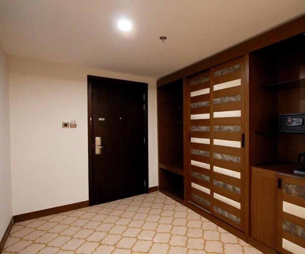 Standard Suite - Photo 2