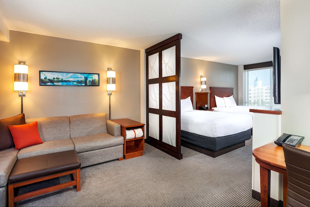 Room, 2 Queen Beds (High Floor) - Photo 1
