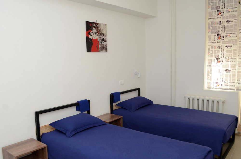 Economy Twin Room, Shared Bathroom