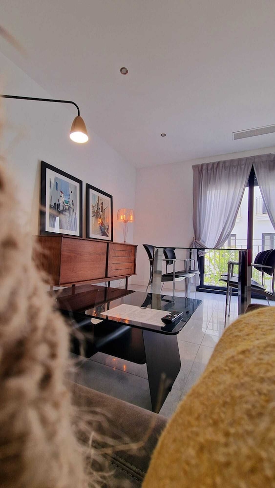 Deluxe Apartment - Photo 6