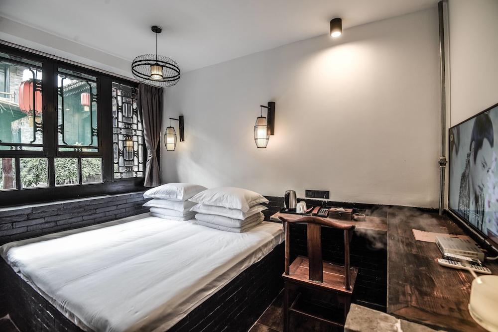 First Floor Traditional Kang Bed Room photo 3