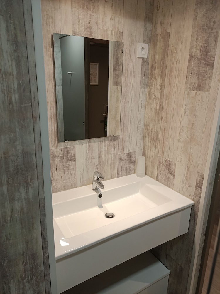 Double Room - Photo 10