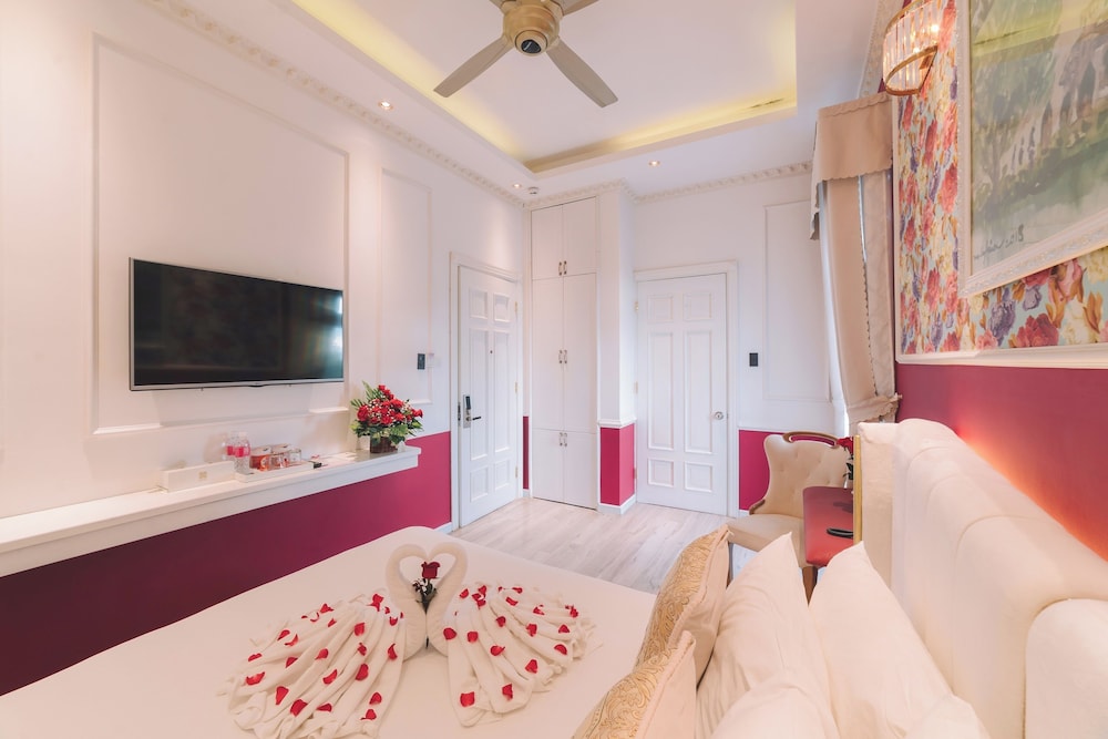 Premier Double Room, Balcony - Photo 6