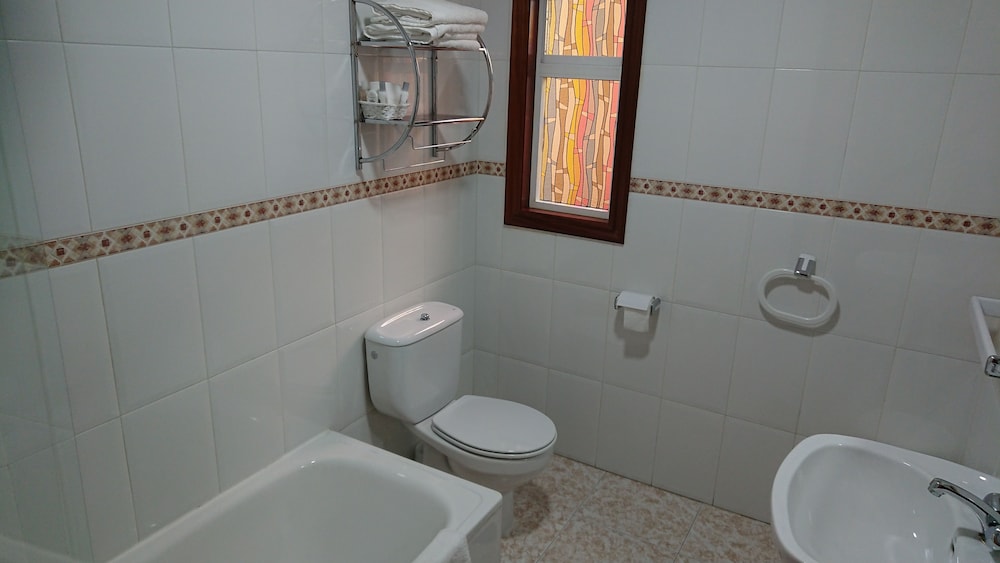 Family Room, Sea View, Single Beds photo 2