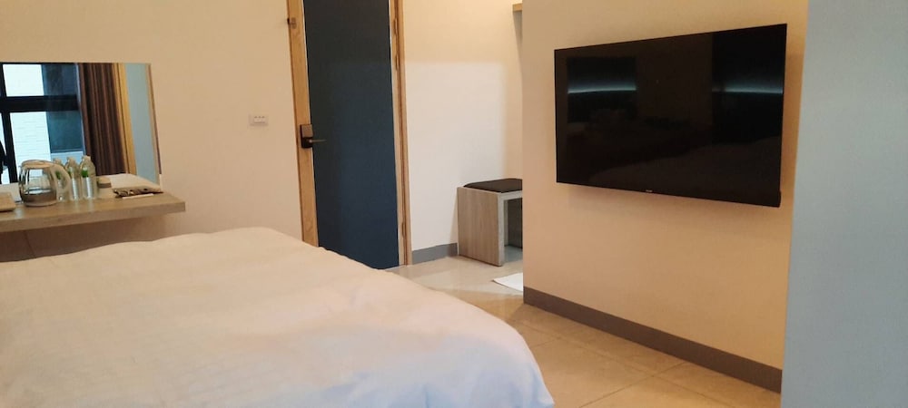 Deluxe Quadruple Room, Multiple Beds, Ensuite, Mountain View photo 2