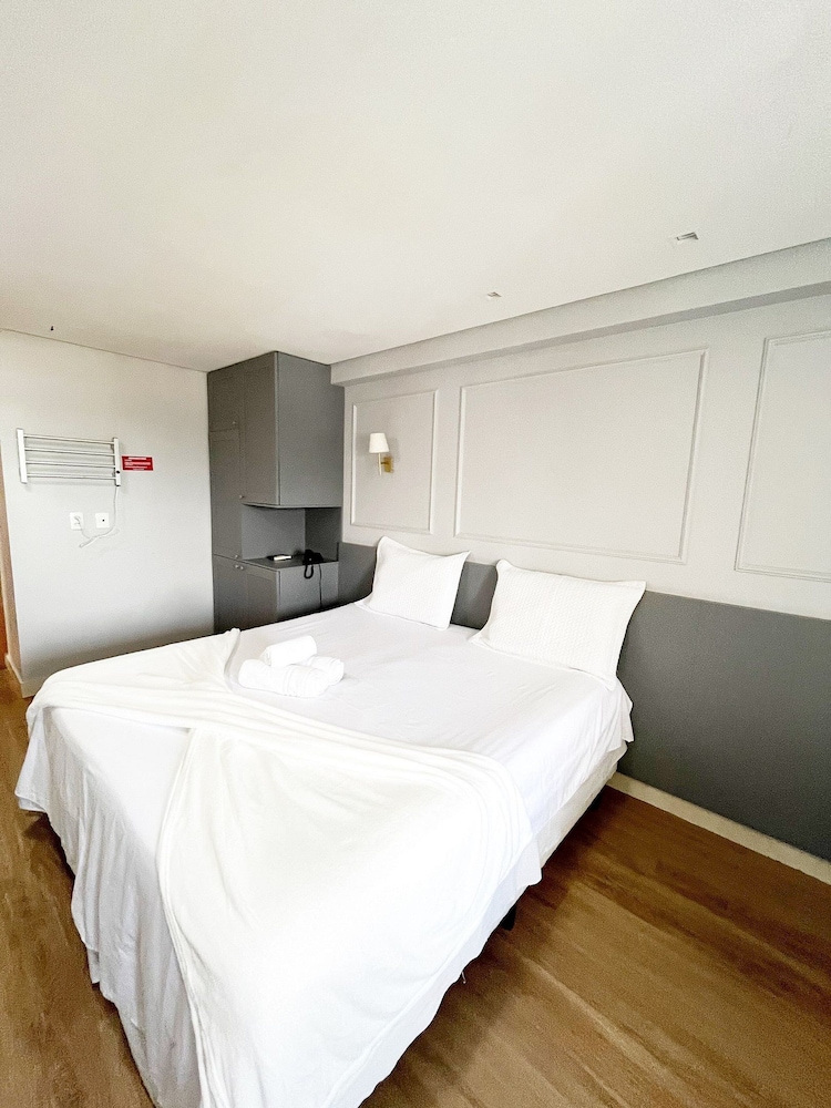 Basic Apartment photo 1