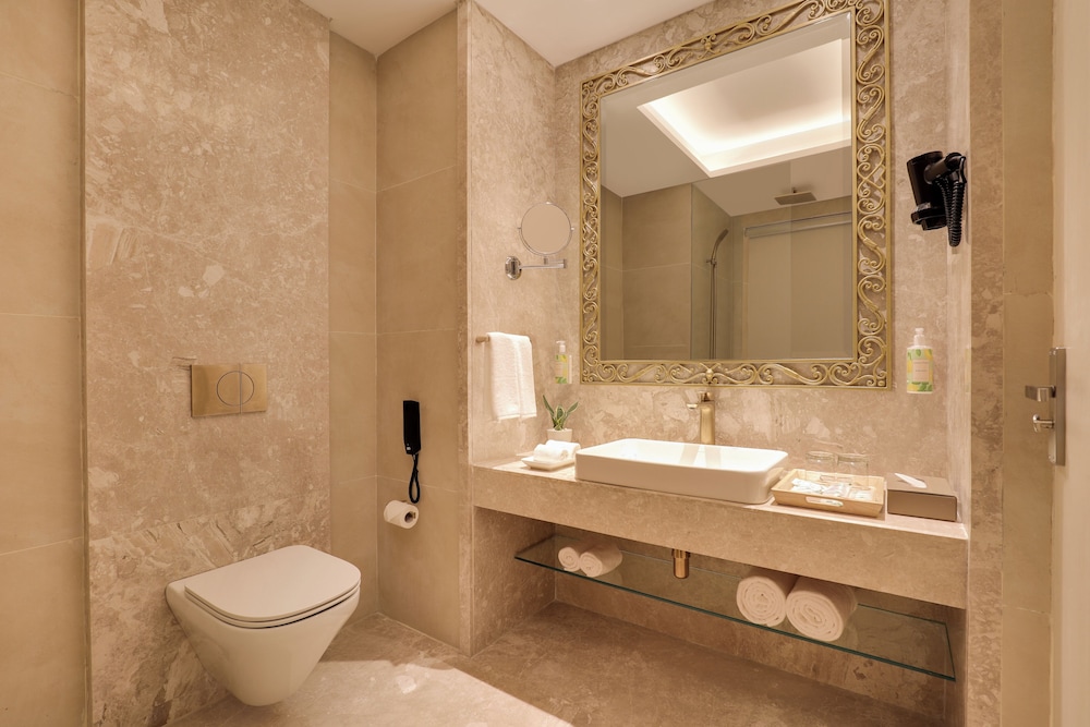 Executive Room - Photo 3
