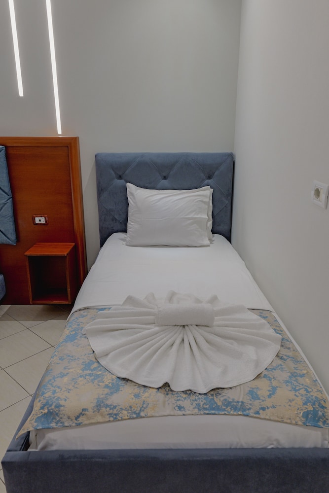 Triple Room with Balcony photo 3