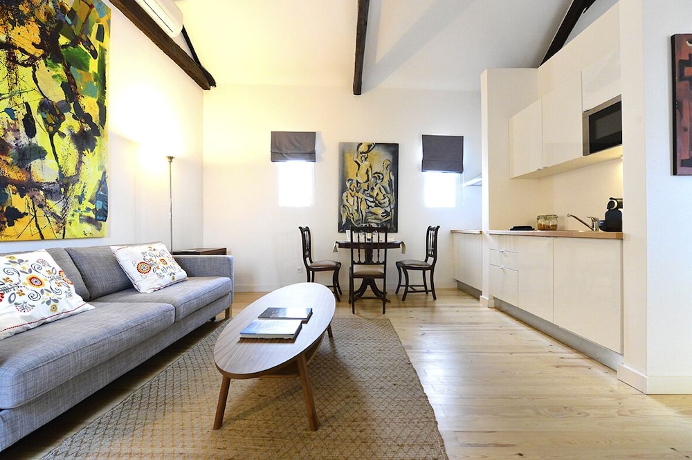 Deluxe Suite - Photo 17