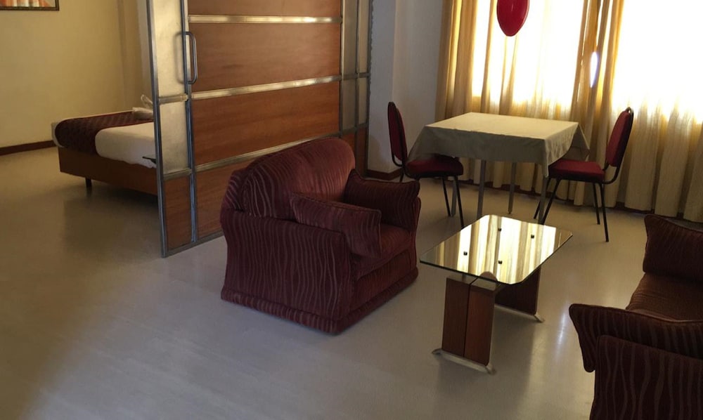 Solace Suite photo 3