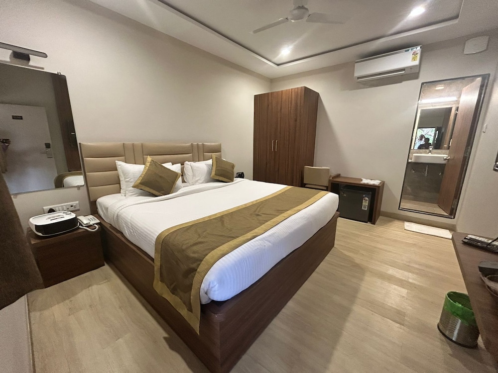 Deluxe Room - Photo 1