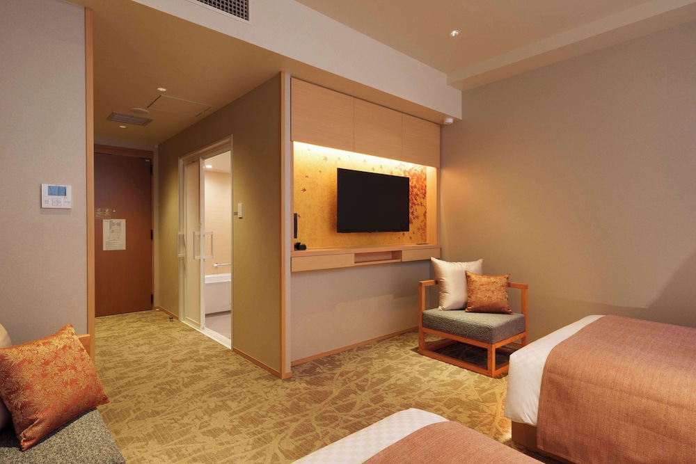 Superior Twin Room, Non Smoking (Accessible Room) - Photo 11