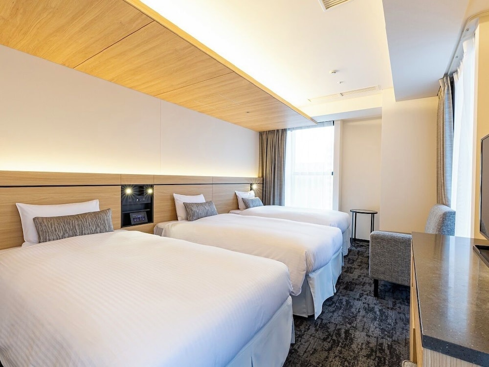 Moderate Triple Room, Non Smoking photo 1
