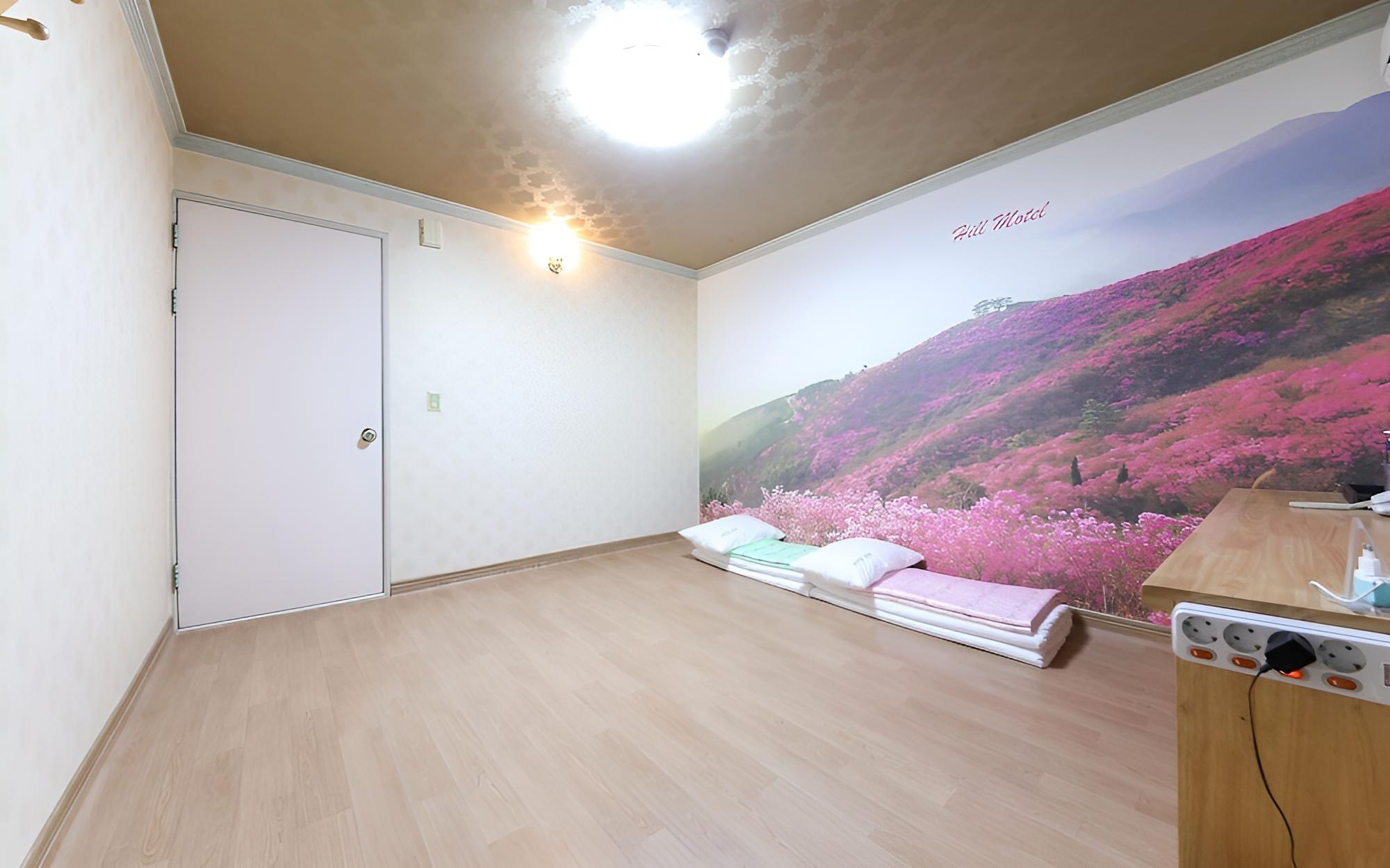 Room (Ondol (Standard)) - Photo 3