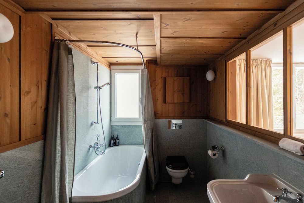 Junior Suite (Jungfrau View) - Photo 2