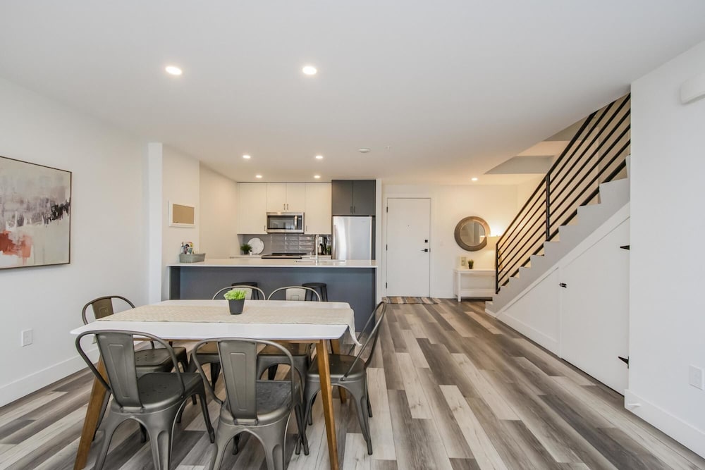 Luxurious 3 Bedroom Brand NEW Town House, 사진 65