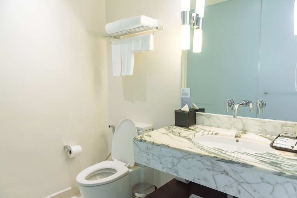Room, 1 Queen Bed, Accessible (Stadium View, Free Breakfast)