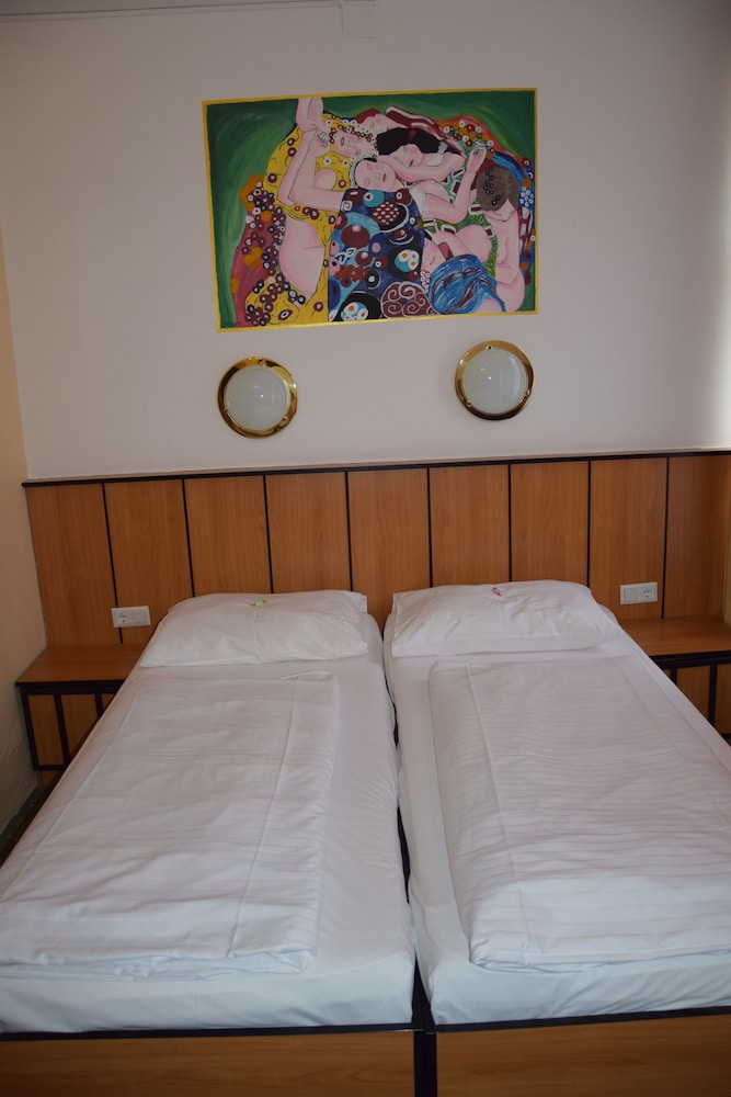 Art Double Room