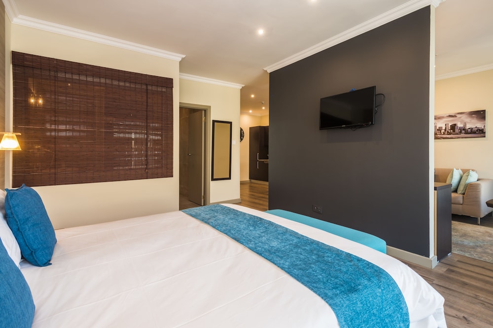 Room, 1 King Bed with Sofa bed, City View photo 3