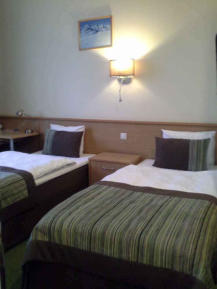 Classic Twin Room