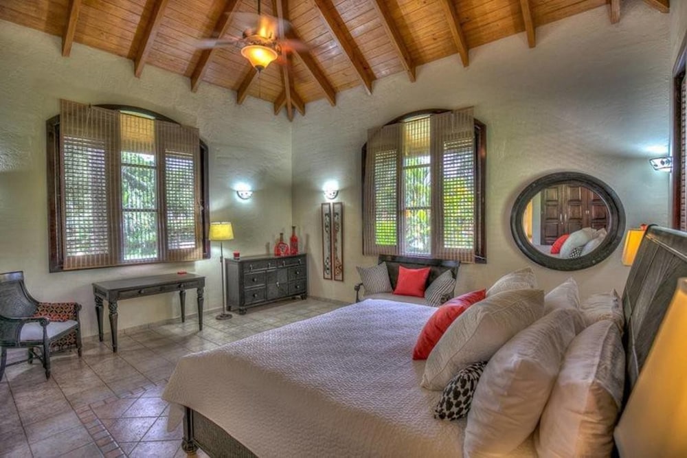 Villa (5 Bedrooms)