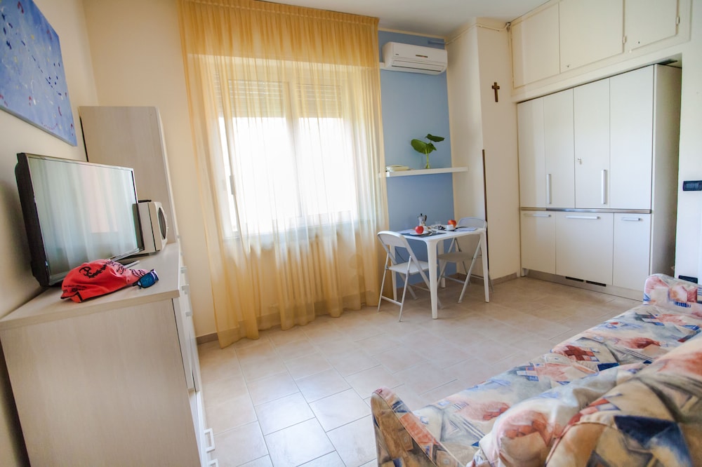Basic Apartment (A1) photo 2