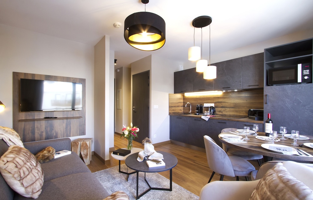 Deluxe Suite - Photo 8