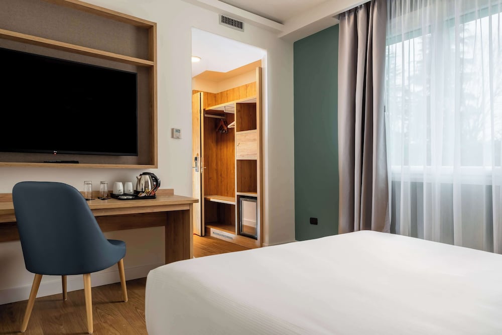 Room, 1 King Bed, Accessible