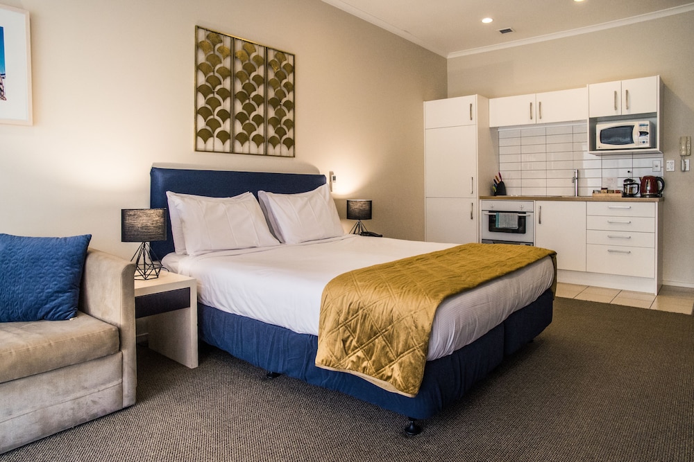 Family Studio Suite, Multiple Beds