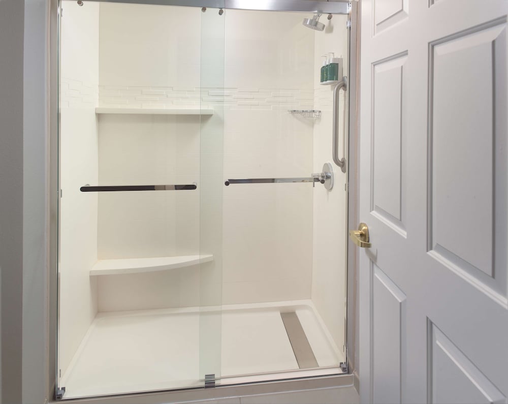 Suite, 1 Queen Bed with Sofa bed, Accessible (Mobility Roll in Shower One Bedroom)