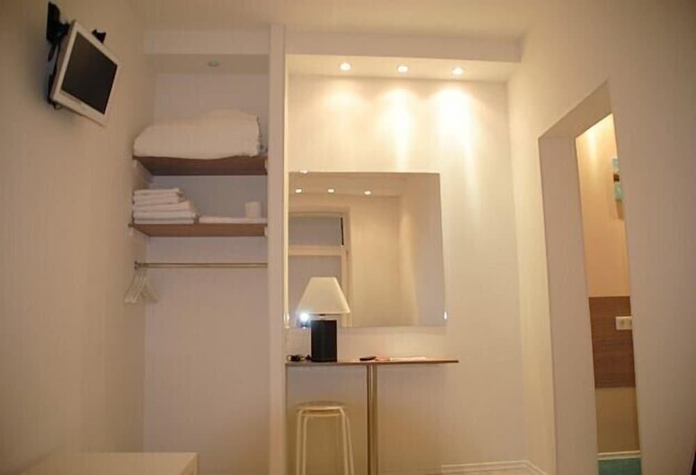 Standard Double Room photo 3
