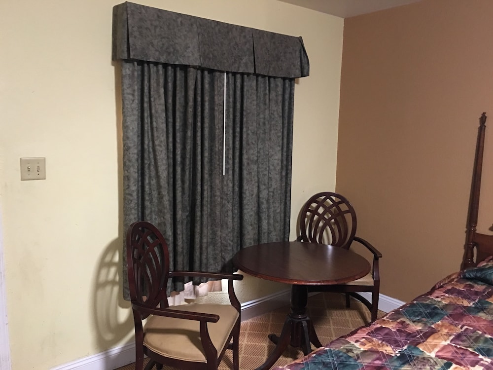 Standard Room, Non Smoking (1 Full Bed) photo 3