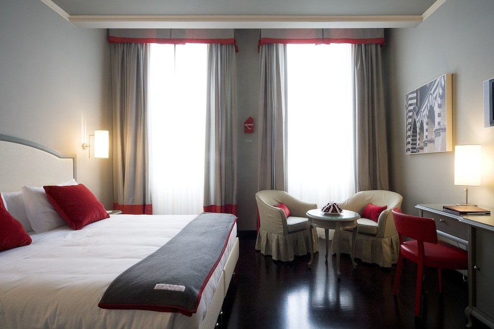 Superior Double or Twin Room, City View photo 2