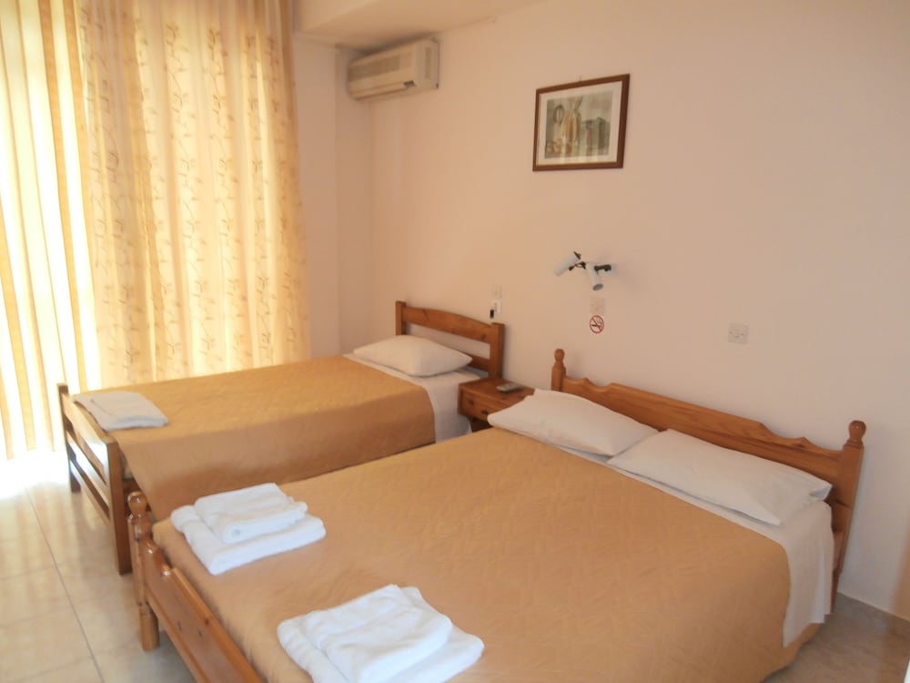 Studio for 3 people