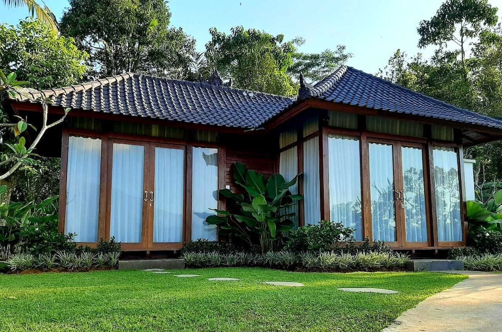 Deluxe Bungalow - Photo 2