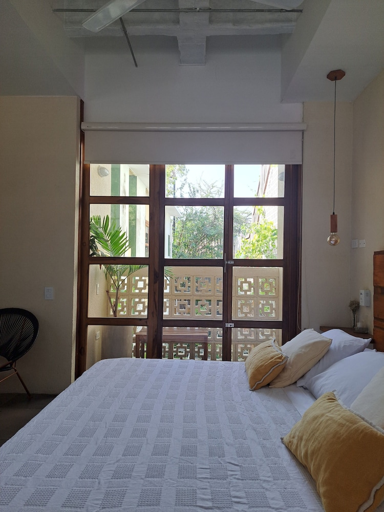 Superior Room, 1 King Bed, Bathtub photo 3
