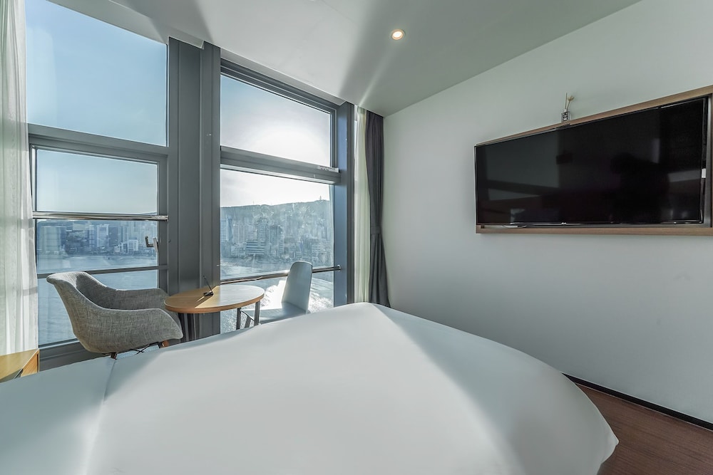 Suite Ocean View Twin (Full Ocean View) - Photo 5