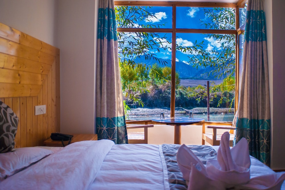 River & Himalaya View Suite photo 3