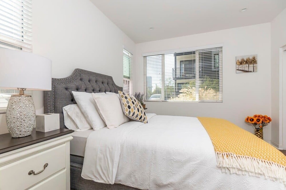 Townhome, 1 Queen Bed, Patio, Garden View (148 A, Irvine)