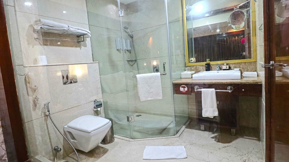 Executive, Double or Twin Room - Photo 16