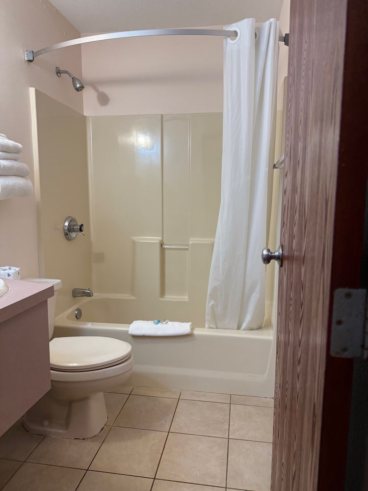 Luxury Single Room, 1 King Bed photo 3