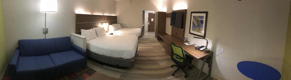Standard Room, 2 Queen Beds, Accessible (Mobility Tub)