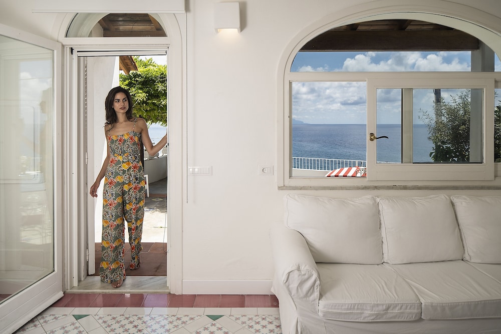 Superior Room, Sea View - Photo 15