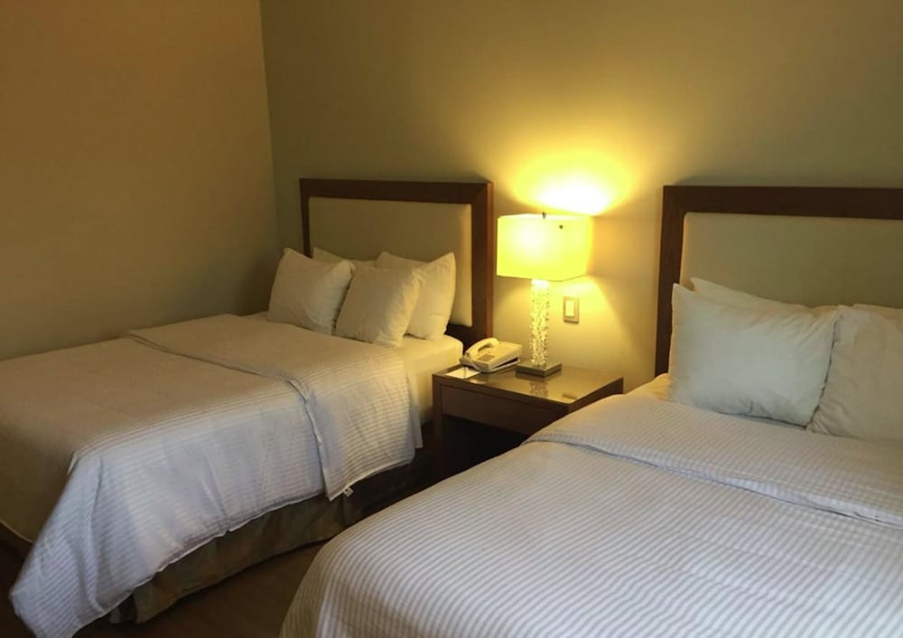 Master Suite, 2 Double Beds photo 2